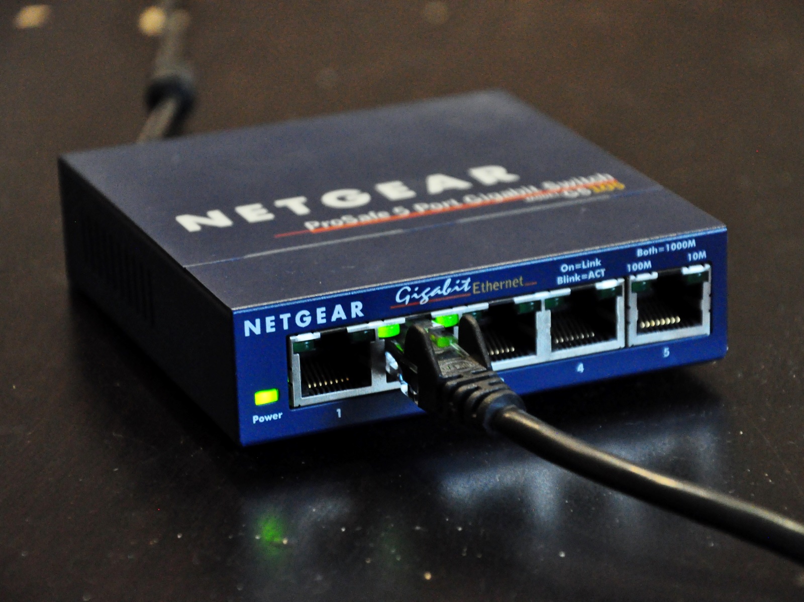 Netgear Gs105 Prosafe 5 Port Gigabit Ethernet Desktop Switch 10100